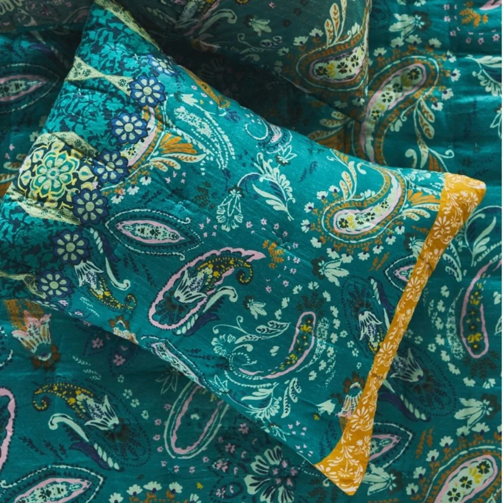 KING‎ Iskra Paisley Quilt Set
